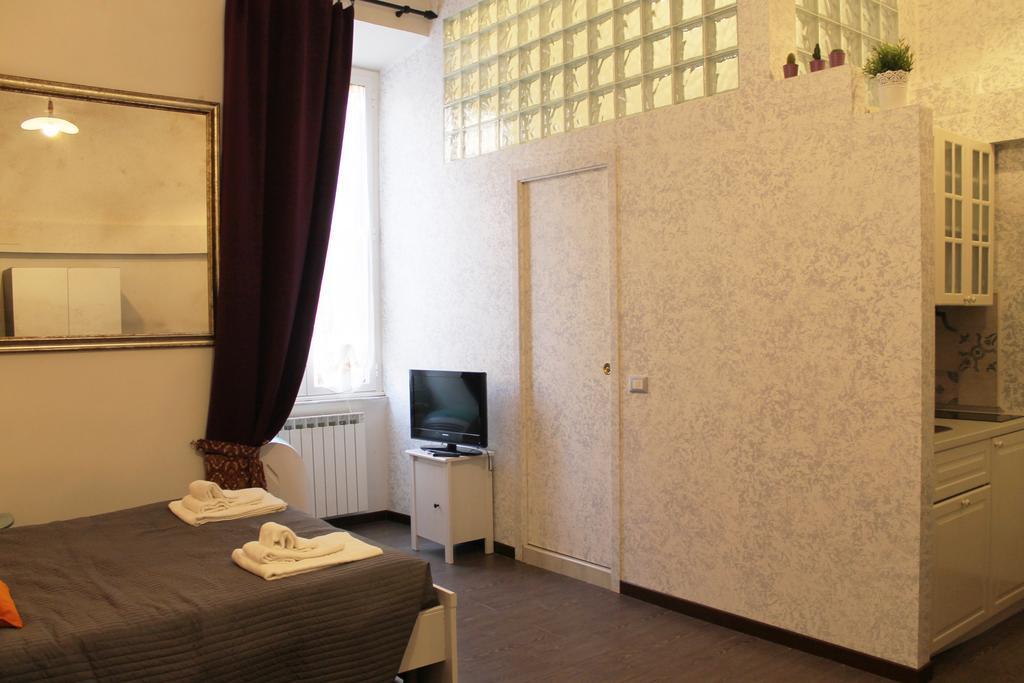 Apartment Vatican Santamaura 39 Rome